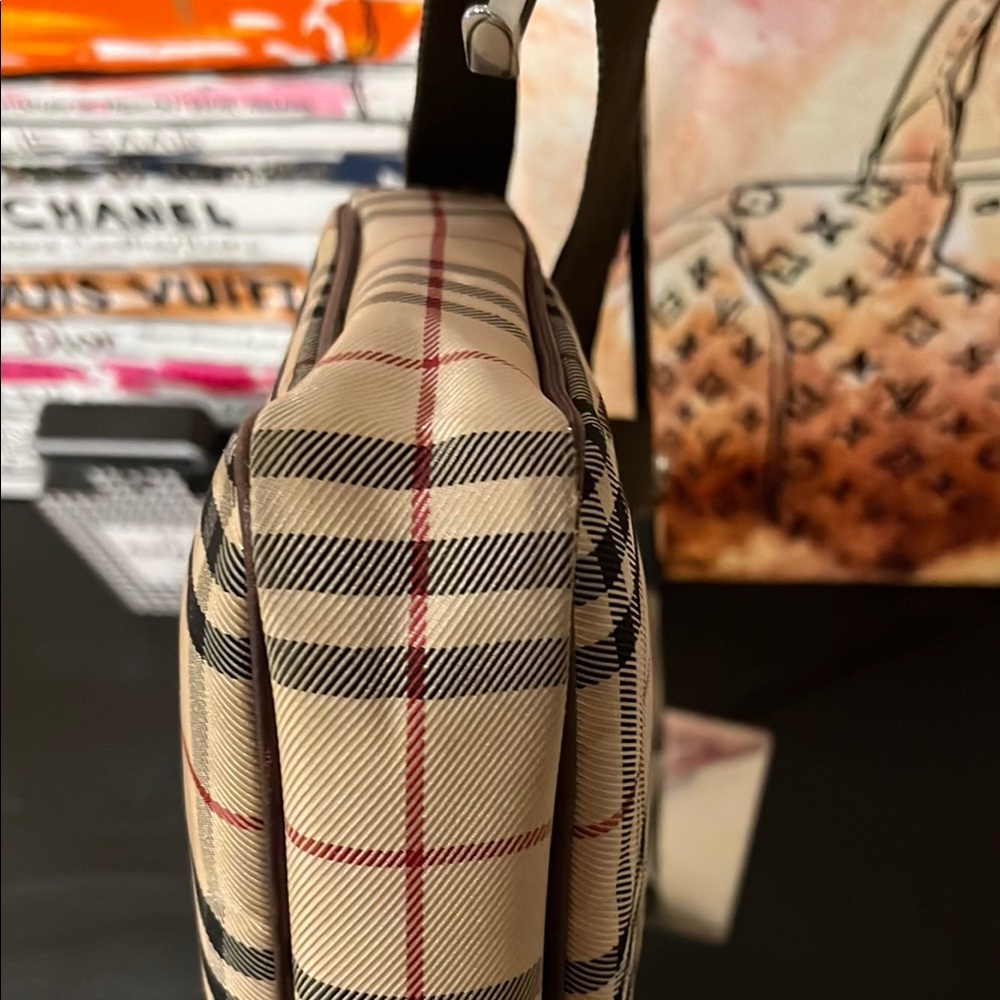 Burberry Nova Check Shoulder Bag EUC - Picture 5 of 7